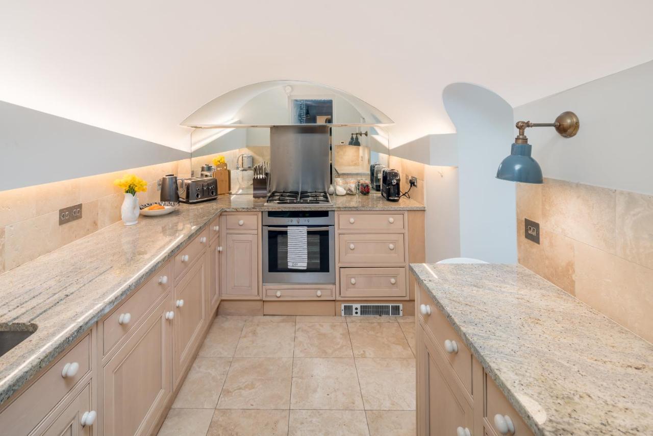 Cozy Flat With Patio In The Heart Of Pimlico Appartement Londen Buitenkant foto
